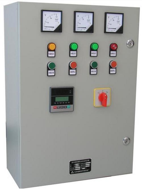 �͉������